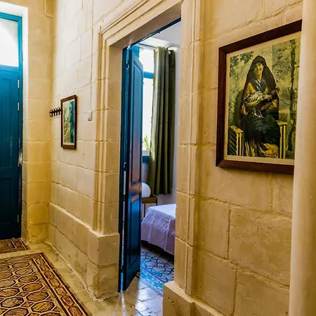 Apartment Characterful Ground Floor Townhouse *