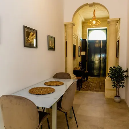 Characterful Ground Floor Townhouse * San Ġiljan