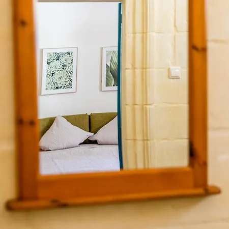 Characterful Ground Floor Townhouse Apartment