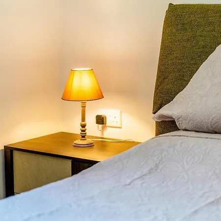 Apartment Characterful Ground Floor Townhouse Saint Julian's