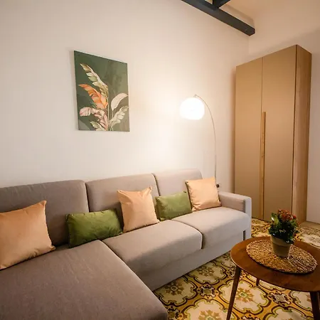Apartment Characterful Ground Floor Townhouse