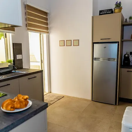 Characterful Ground Floor Townhouse *