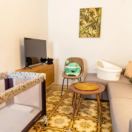 Characterful Ground Floor Townhouse *