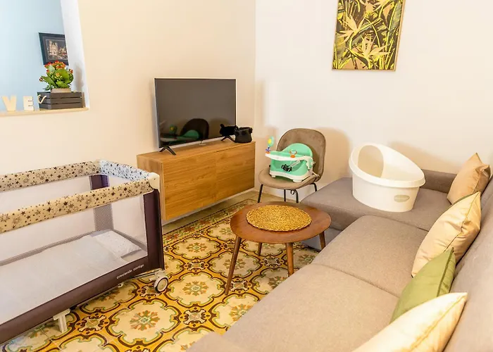 Appartement Characterful Ground Floor Townhouse San Ġiljan