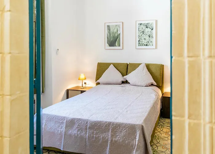 Characterful Ground Floor Townhouse San Ġiljan