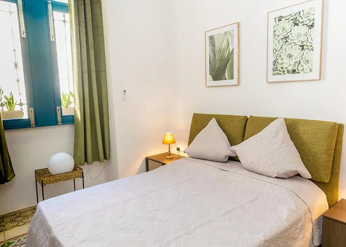 Characterful Ground Floor Townhouse Appartement *