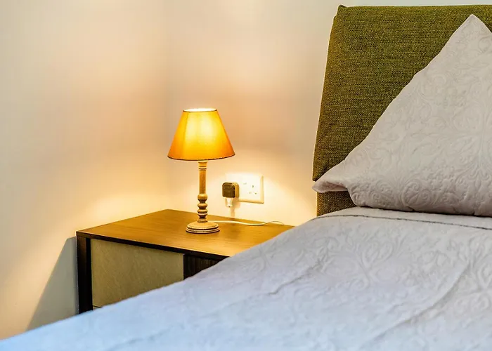 Appartement Characterful Ground Floor Townhouse San Ġiljan