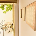 Apartment Characterful Ground Floor Townhouse