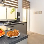 Characterful Ground Floor Townhouse Apartment Saint Julian's