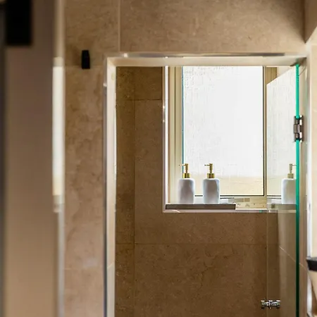 Characterful Ground Floor Townhouse * St. Julian's
